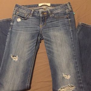 Hollister distressed straight leg jeans size3R